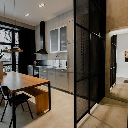Modern And Spacious Loft Type Apartment 8 With Free Private Parking By "Owl Jazz Apartments" คอนัส ภายนอก รูปภาพ
