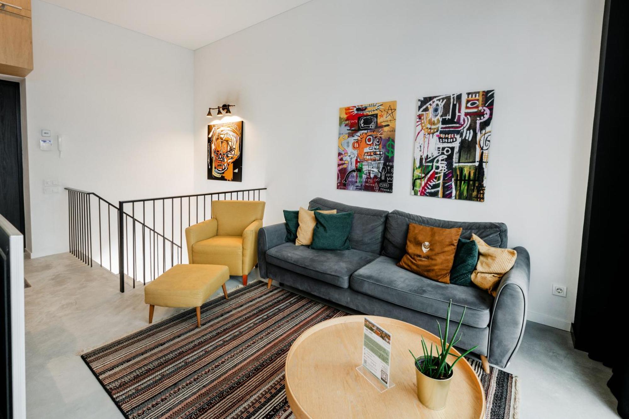 Modern And Spacious Loft Type Apartment 8 With Free Private Parking By "Owl Jazz Apartments" คอนัส ภายนอก รูปภาพ