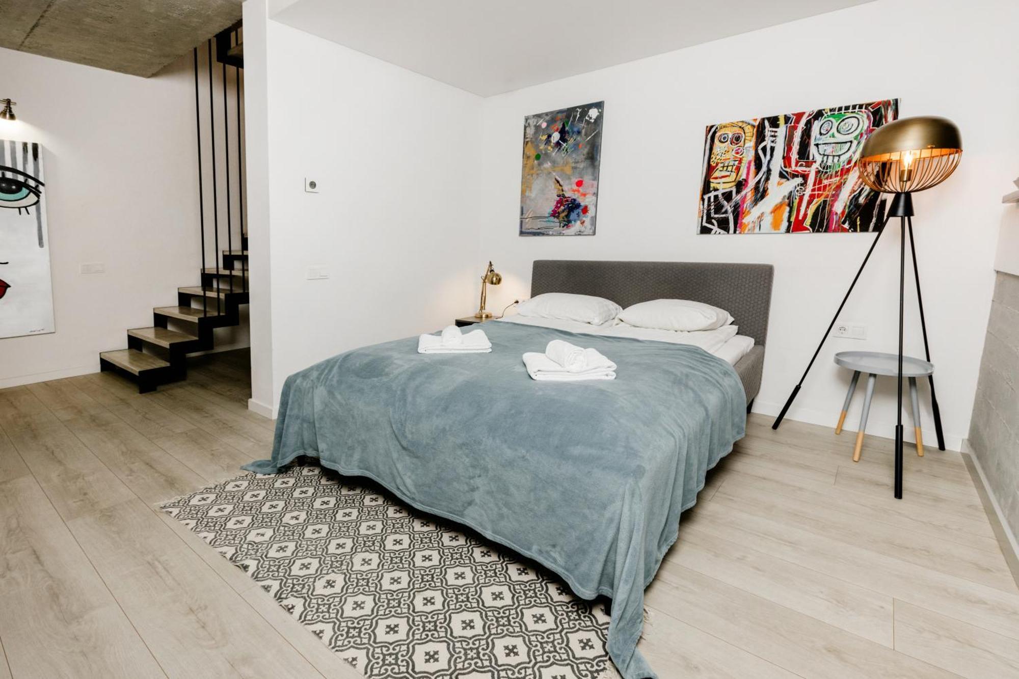 Modern And Spacious Loft Type Apartment 8 With Free Private Parking By "Owl Jazz Apartments" คอนัส ภายนอก รูปภาพ